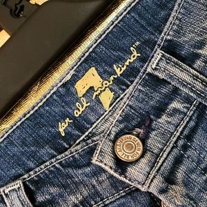 7 FAM Destressed Boyfriend Jeans